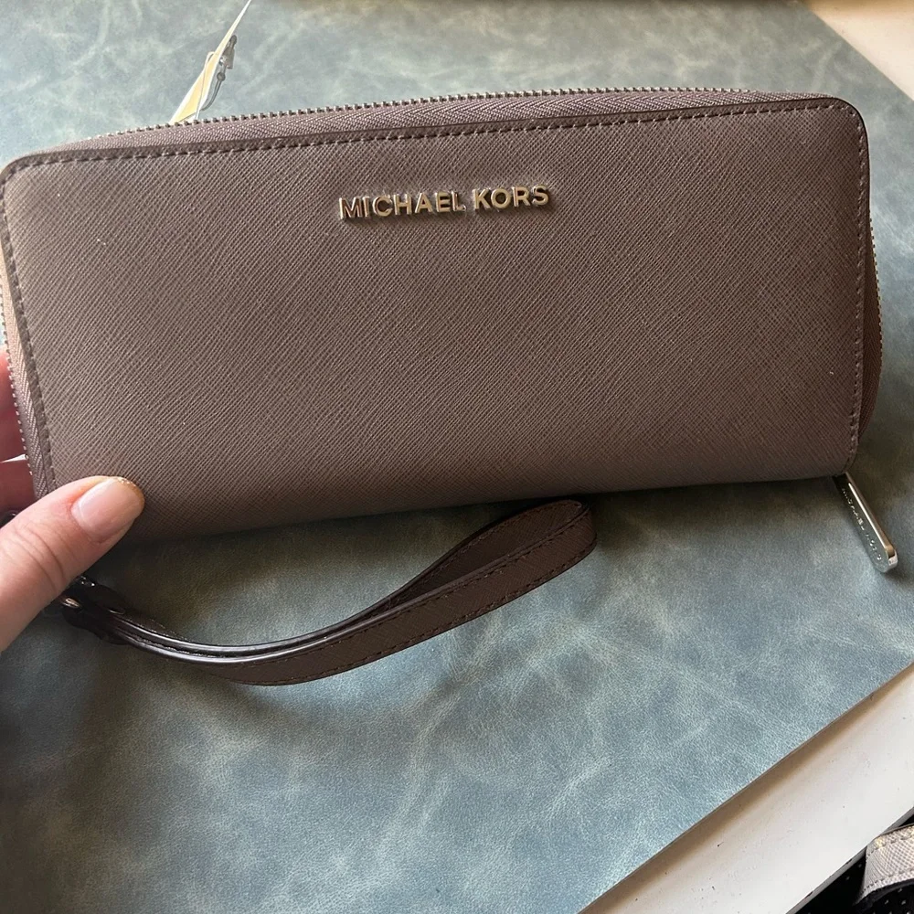 Michael Kors Charcoal Women’s Wristlet Wallet - Picture 5 of 5